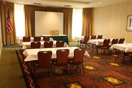 фото отеля Hilton Garden Inn Rochester Downtown