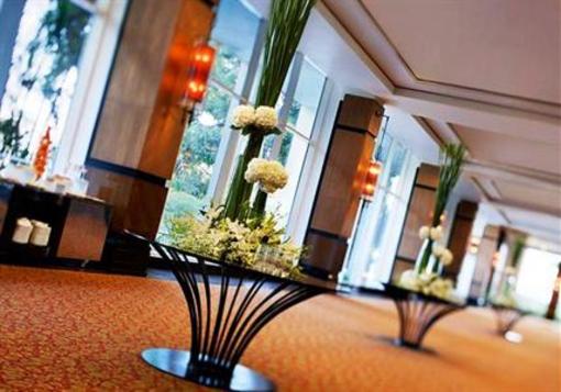 фото отеля Renaissance Mumbai Convention Centre Hotel