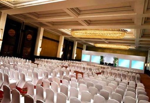 фото отеля Renaissance Mumbai Convention Centre Hotel