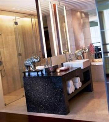 фото отеля Renaissance Mumbai Convention Centre Hotel