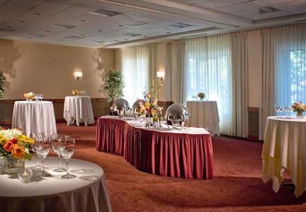 фото отеля Courtyard by Marriott Burlington Harbor