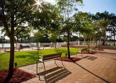 фото отеля Laketown Wharf Resort