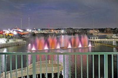 фото отеля Laketown Wharf Resort