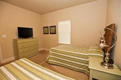 фото отеля Laketown Wharf Resort