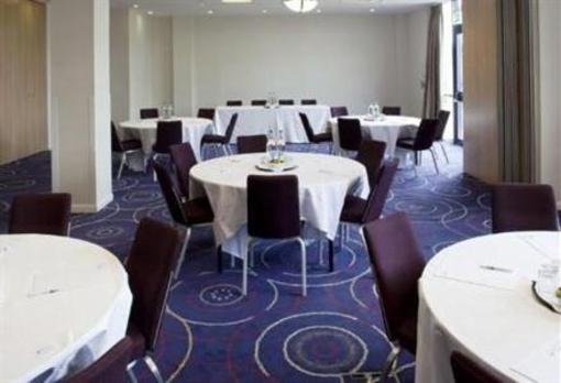 фото отеля Holiday Inn Express London-Newbury Park