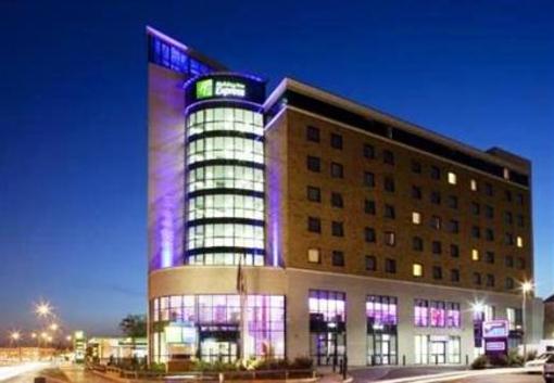 фото отеля Holiday Inn Express London-Newbury Park