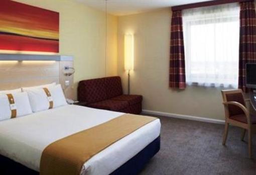 фото отеля Holiday Inn Express London-Newbury Park