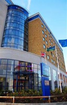 фото отеля Holiday Inn Express London-Newbury Park