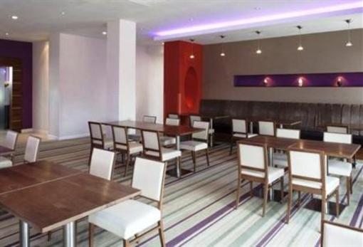 фото отеля Holiday Inn Express London-Newbury Park