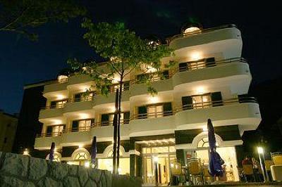 фото отеля Hotel Lav