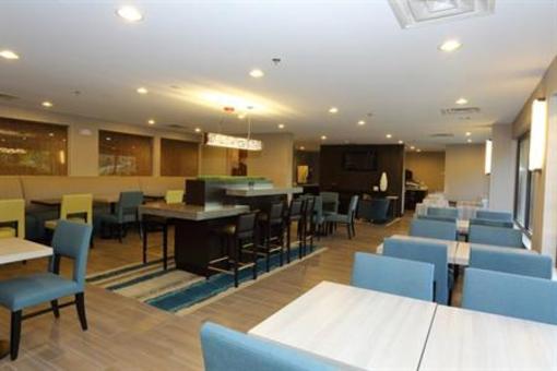 фото отеля Holiday Inn Express Franklin NE - Cool Springs