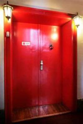 фото отеля Red Door Hostel