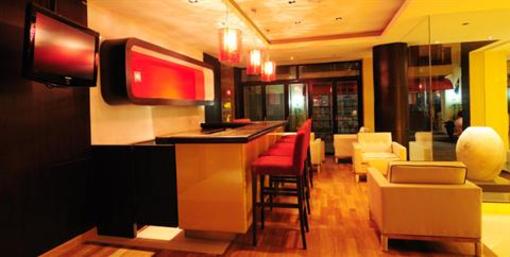 фото отеля Aspery Service Apartment Phuket