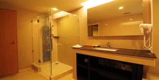 фото отеля Aspery Service Apartment Phuket