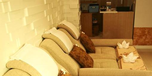 фото отеля Aspery Service Apartment Phuket