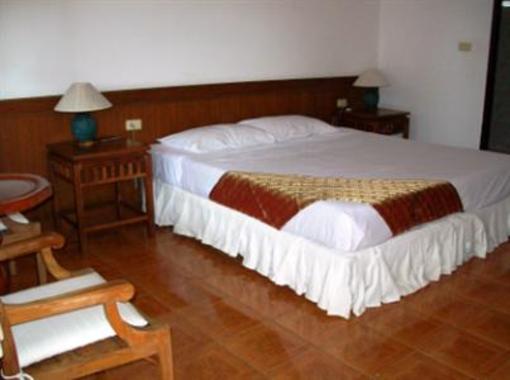 фото отеля Cheap Charlie's Backpacker Lodge