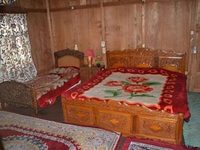 Shangloo Group of house boats