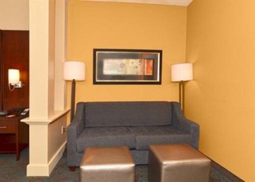 фото отеля Comfort Suites Crossroad Parkway