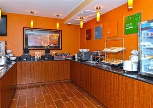 фото отеля Comfort Suites Crossroad Parkway