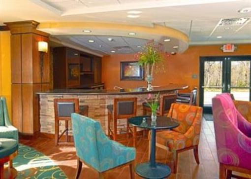 фото отеля Comfort Suites Crossroad Parkway