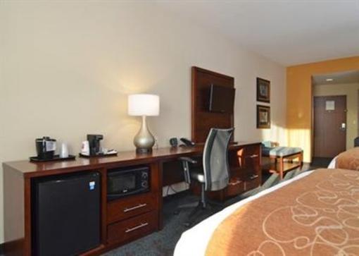 фото отеля Comfort Suites Crossroad Parkway