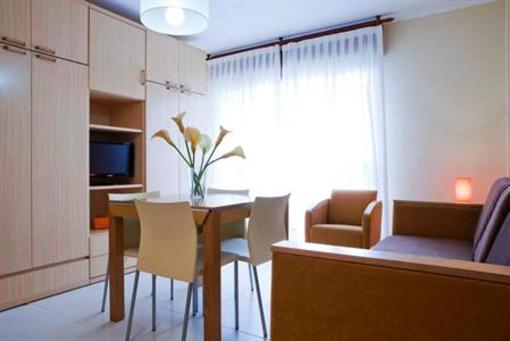 фото отеля Apartamentos Los Arces Arnuero