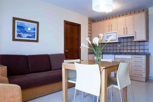 фото отеля Apartamentos Los Arces Arnuero