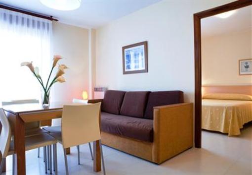 фото отеля Apartamentos Los Arces Arnuero