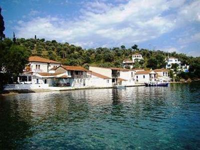 фото отеля Trikeri Villas