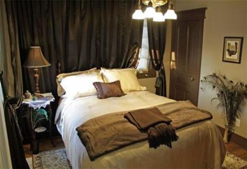 фото отеля Plum Grove Inn