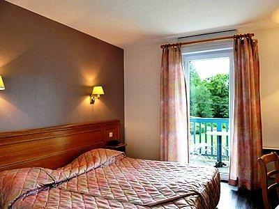 фото отеля Au Bon Coin Hotel Lurbe-Saint-Christau