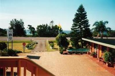 фото отеля Lakefront Motel The Entrance