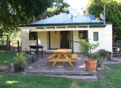 фото отеля Elm Cottage Tumut