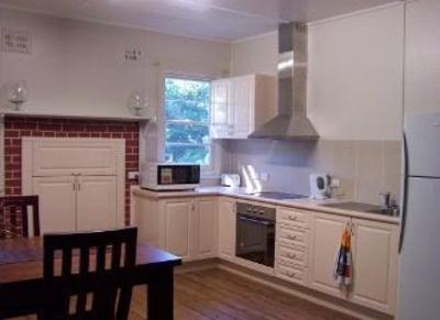 фото отеля Elm Cottage Tumut