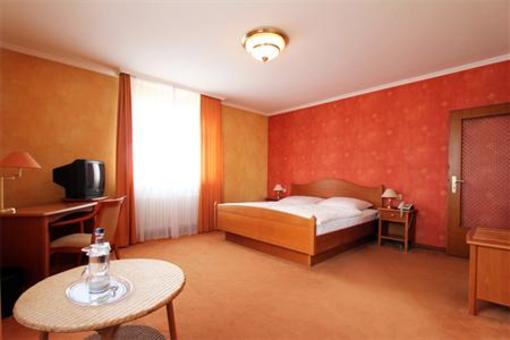 фото отеля Parkhotel Grüner Jäger Verden
