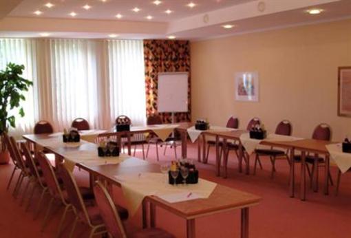 фото отеля Parkhotel Grüner Jäger Verden