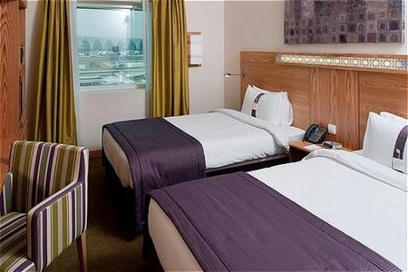 фото отеля Holiday Inn Express Dubai Airport