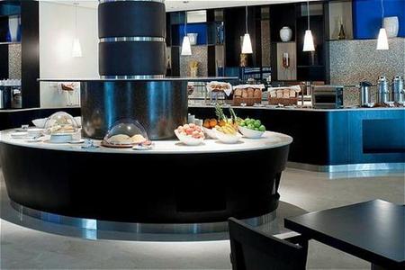 фото отеля Holiday Inn Express Dubai Airport