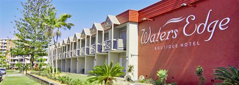 фото отеля Waters Edge Boutique Hotel