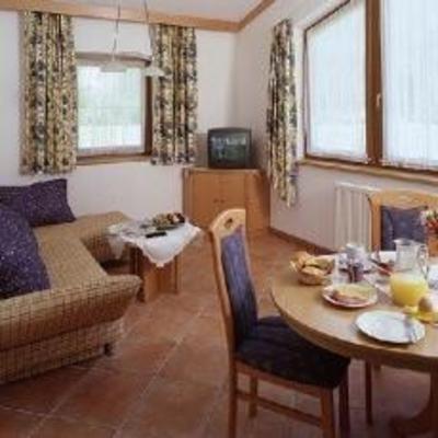 фото отеля Schneeberger Gastehaus Mayrhofen