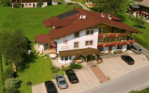 фото отеля Schneeberger Gastehaus Mayrhofen