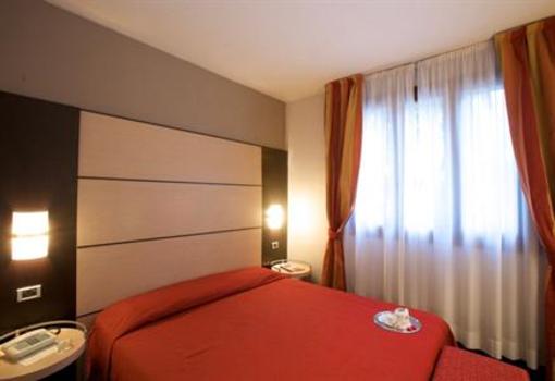 фото отеля Hotel Due Pini Formigine