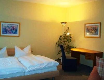 фото отеля Garni Hotel-West