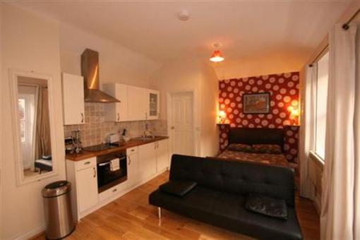 фото отеля Albion Street Apartments Cheltenham