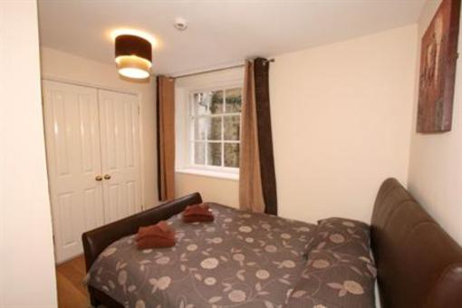 фото отеля Albion Street Apartments Cheltenham