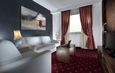 фото отеля Park Inn by Radisson Milano Malpensa