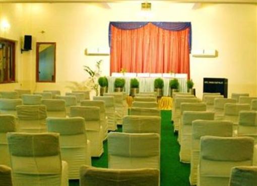 фото отеля Hotel Chandra Pushp Palace