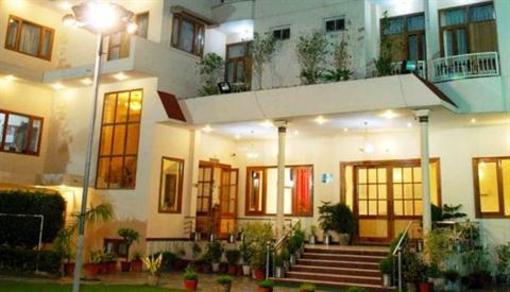 фото отеля Hotel Chandra Pushp Palace
