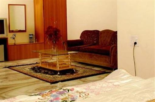 фото отеля Hotel Chandra Pushp Palace