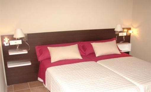 фото отеля Casa Rural L Hostal de Cabrit San Mateo (Spain)
